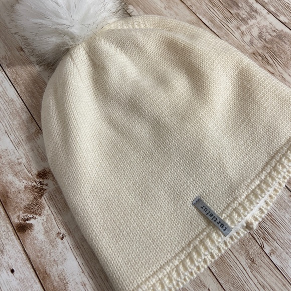 Turtlefur Fleece Lined Hat Cream with Gold Stripe and PomPom Winter Bean… - Picture 7 of 10